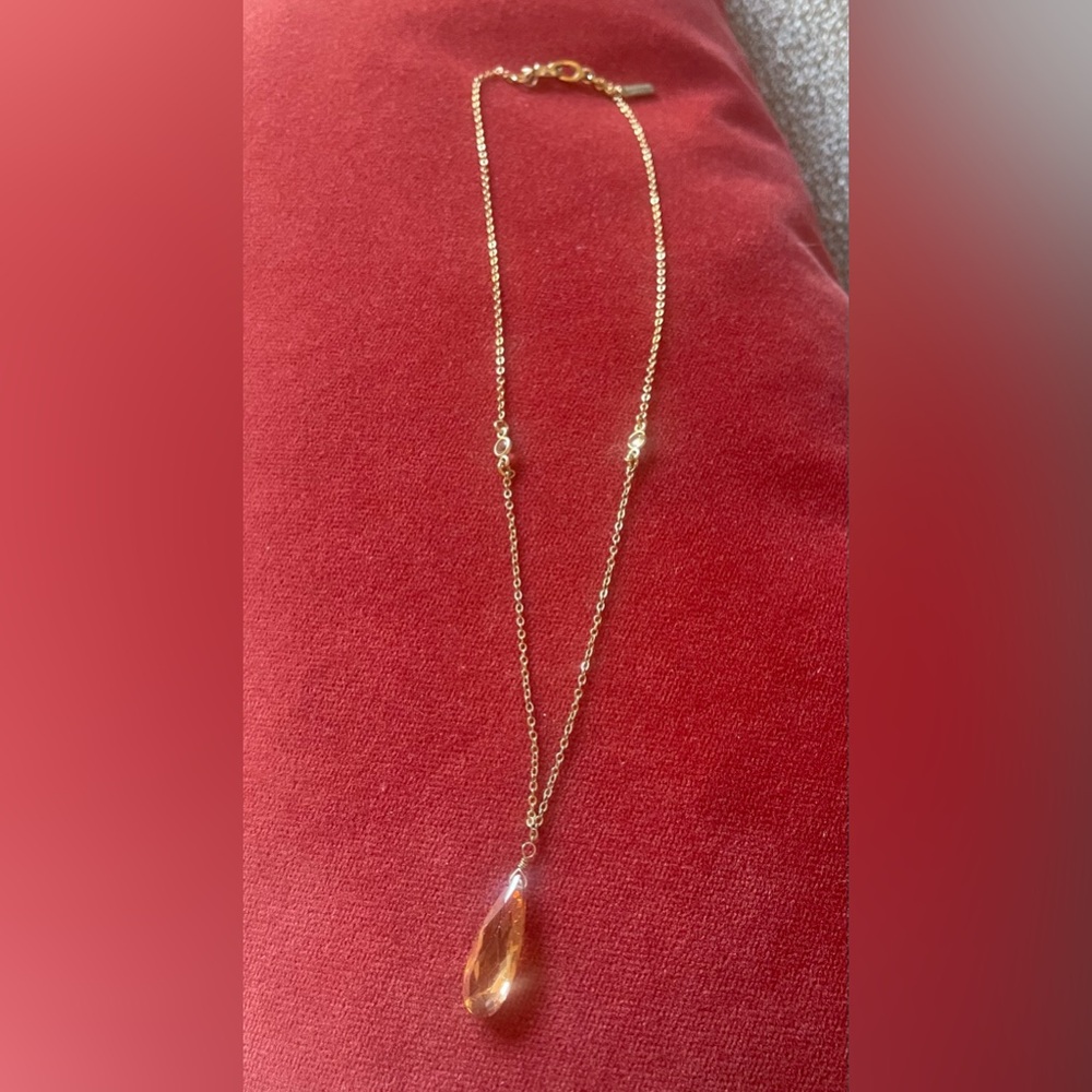 Beautiful necklace by laundry Shelli Segal